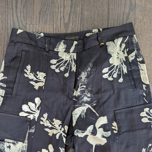 Green Cargo Printed Satin Pants - Picture 2 of 12